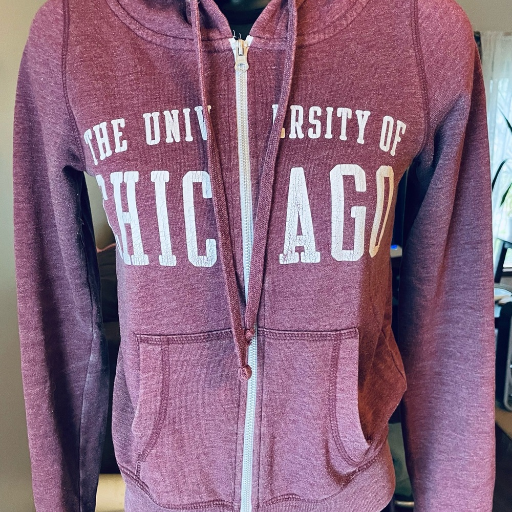 University of Chicago fitted hoodie small guc